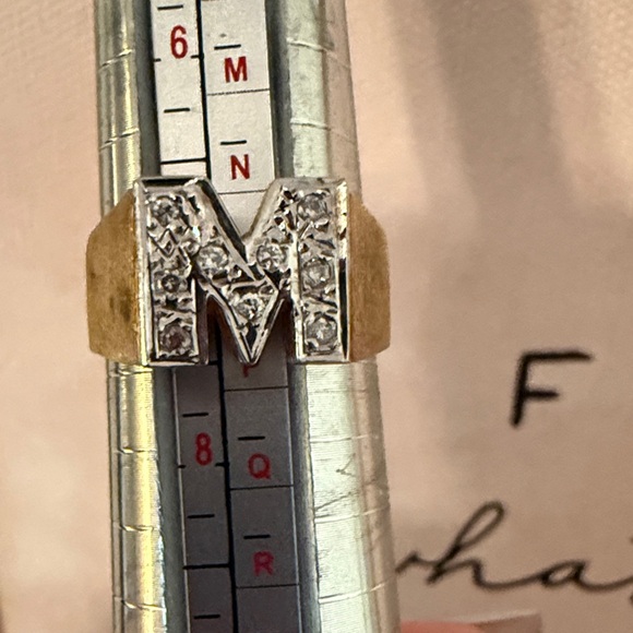 14KT Gold Diamond Initial M Vintage Ring Size 7